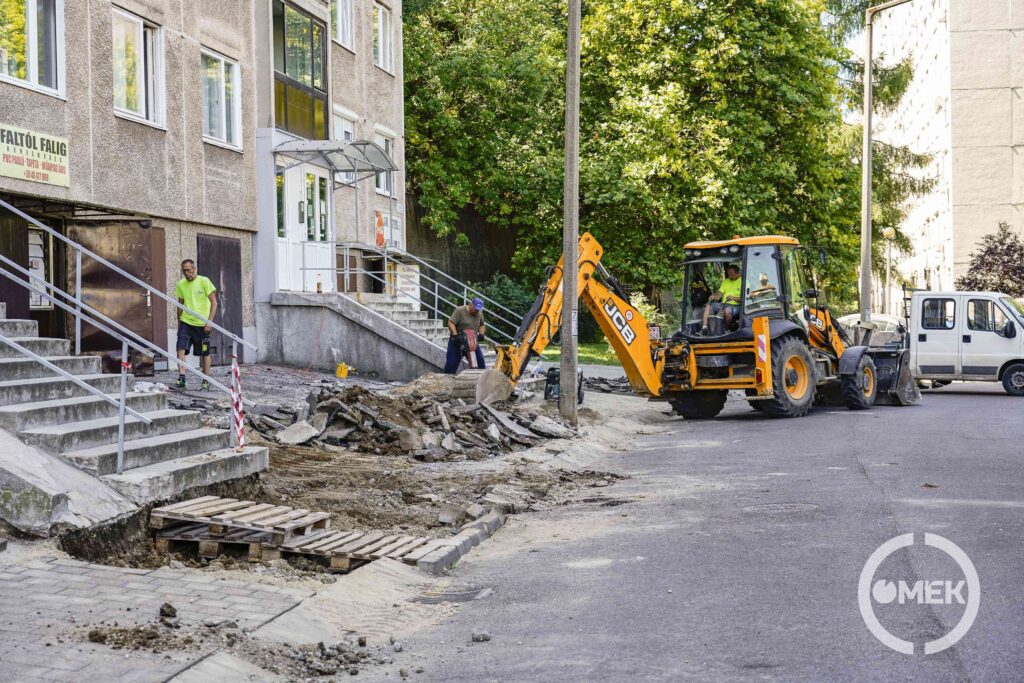 A hét elején kezdték el a munkálatokat.
