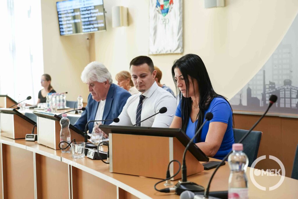 Dr. Almási Csaba, Janiczak Dávid és Marosréti-Zsuponyó Anett.