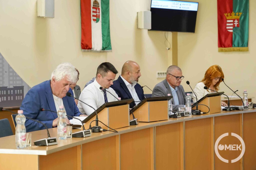 Közösen tartotta meg ülését a Pénzügyi és Gazdasági, valamint az Egészségügyi és Szociális Bizottság.