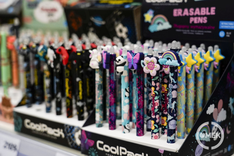 Tollak sorakoznak a tartóban.