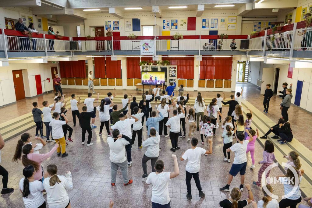A Just Dance videójáték segítségével táncoltak a gyerekek.