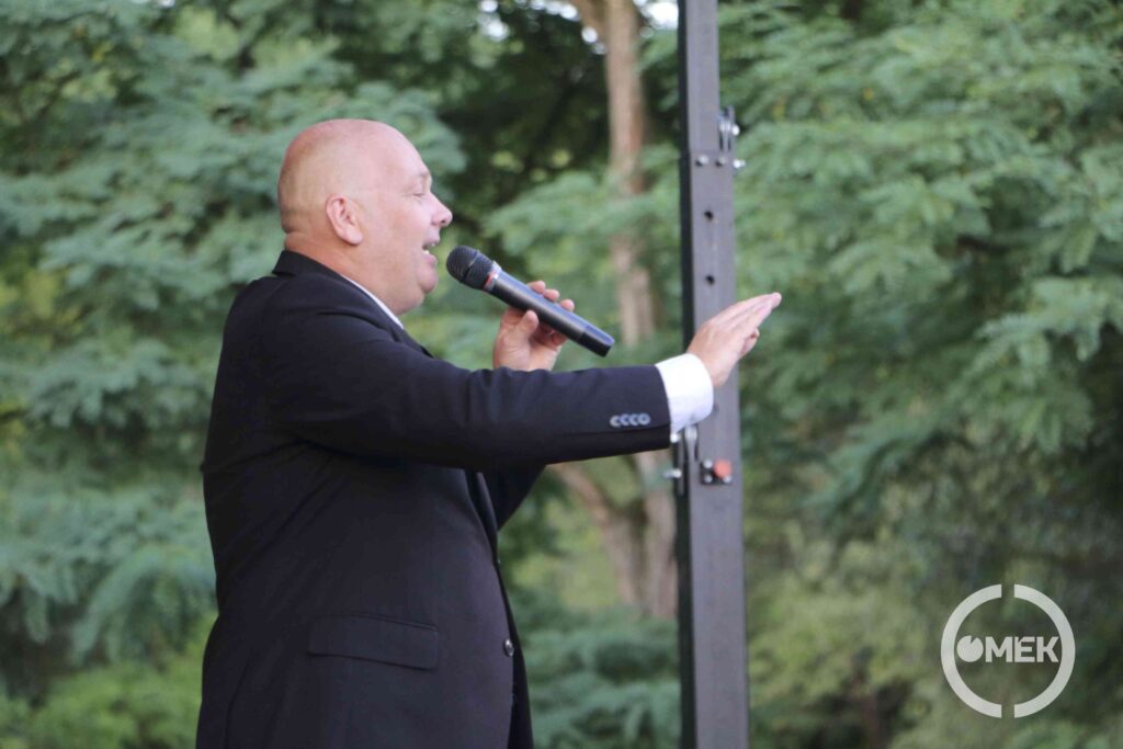 Baráth Zoltán énekes operett slágereket adott elő.