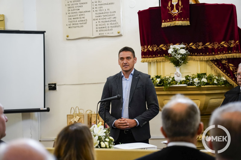 Dr. Csuzda Gábor országgyűlési képviselő mondott köszöntőt.