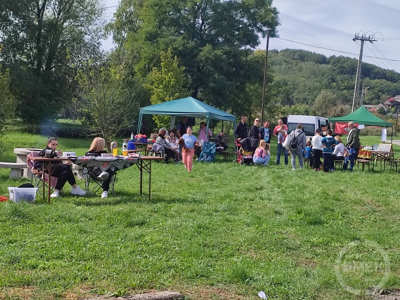 Távoli kép a térről.