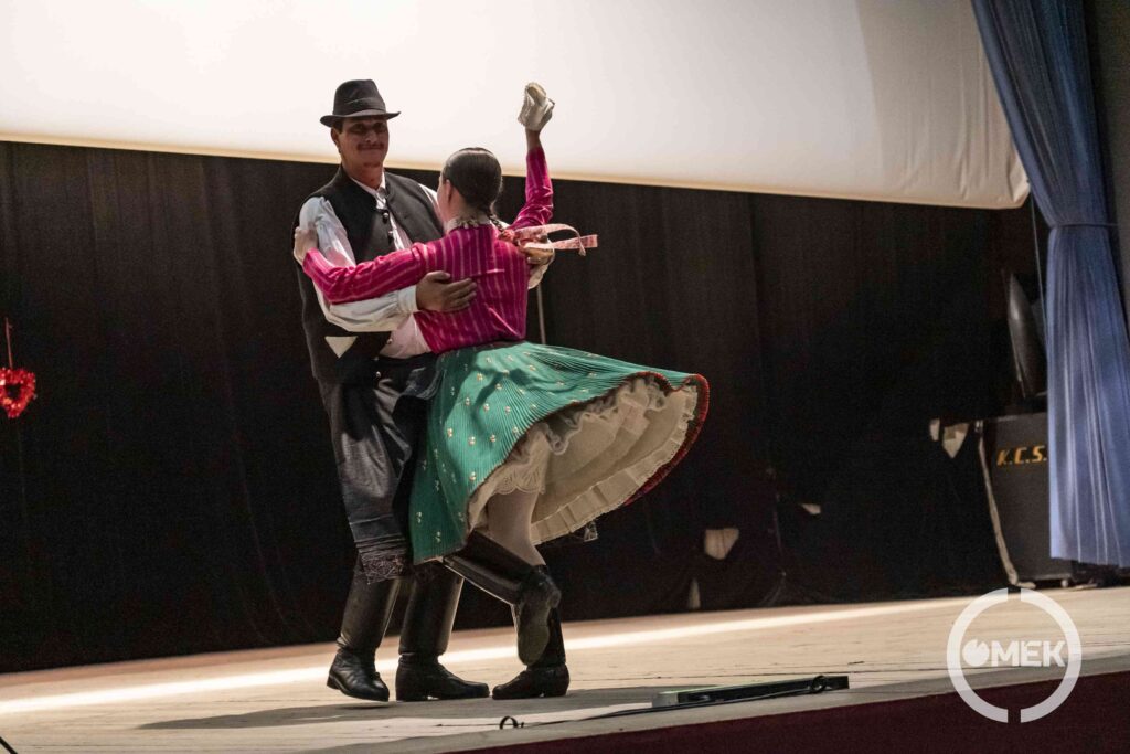 A Szabad Szombat néptáncosai.