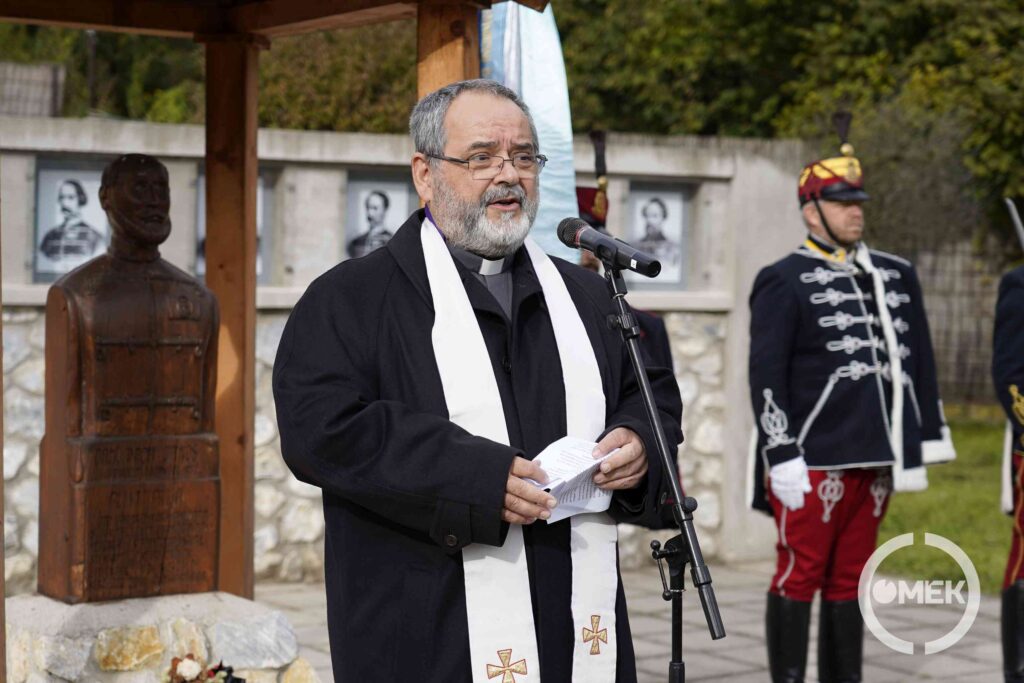 A vértanúkért Mischinger Ferenc római katolikus plébános, érseki tanácsos mondott imát.
