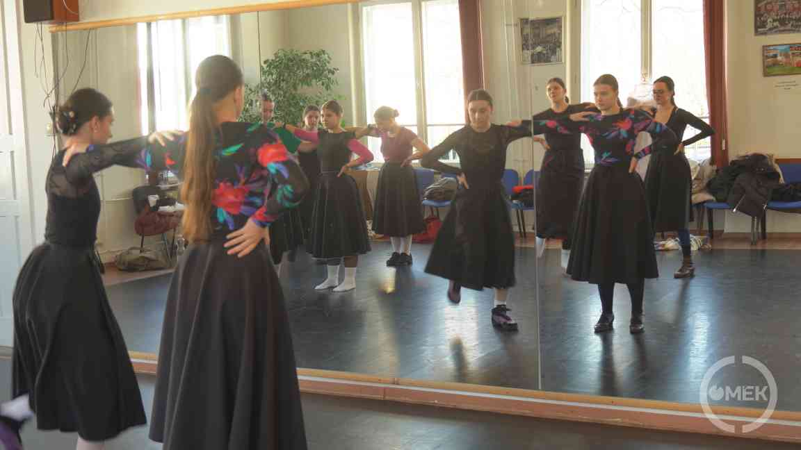 Szabad lélek címmel jubileumi gálaműsort rendeznek az Olvasóban.