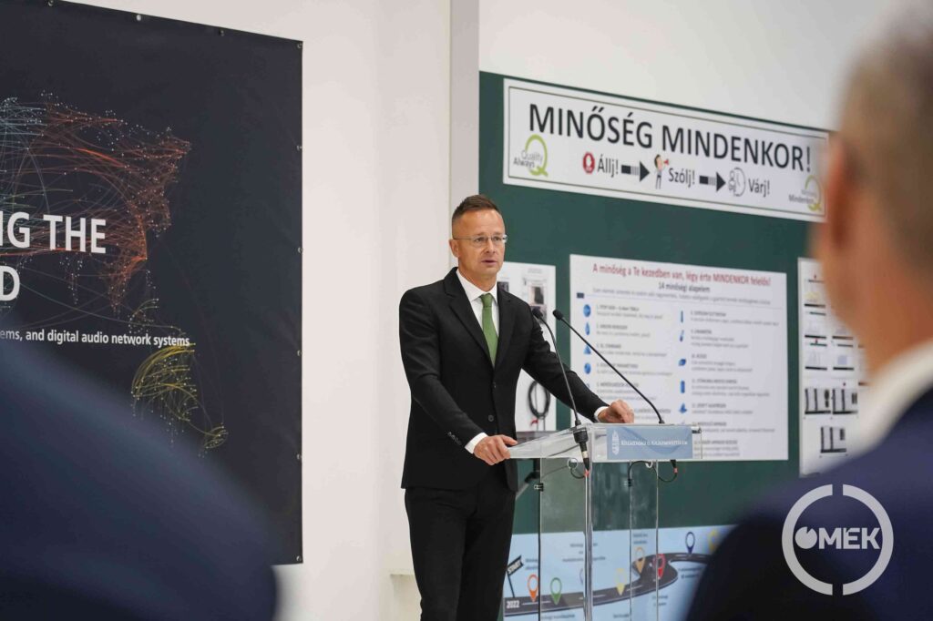 Szijjártó Péter külgazdasági és külügyminiszter köszönti a jelenlévőket.