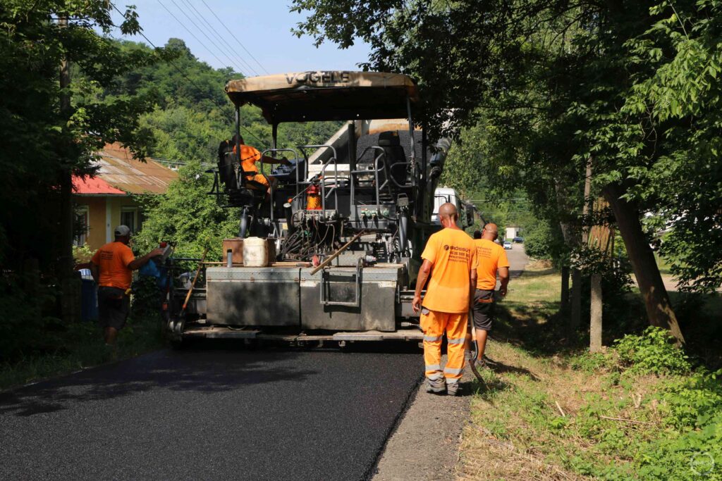 Teljes szélességében új réteget kap a Somsályfő utca.
