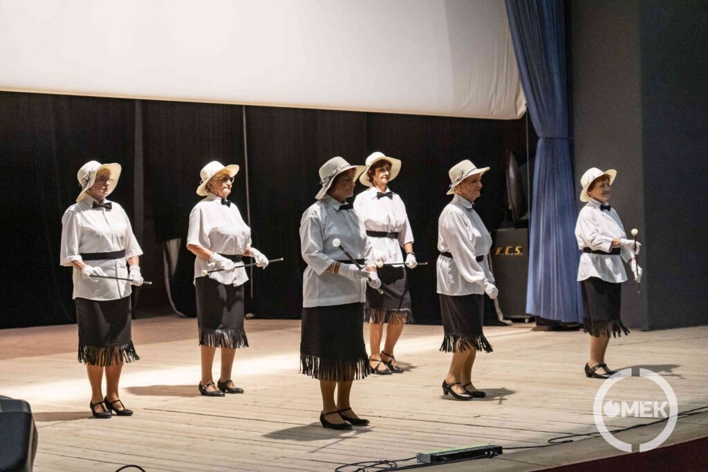 Több előadásban is bemutatkoztak a Perdülő Nagyik.