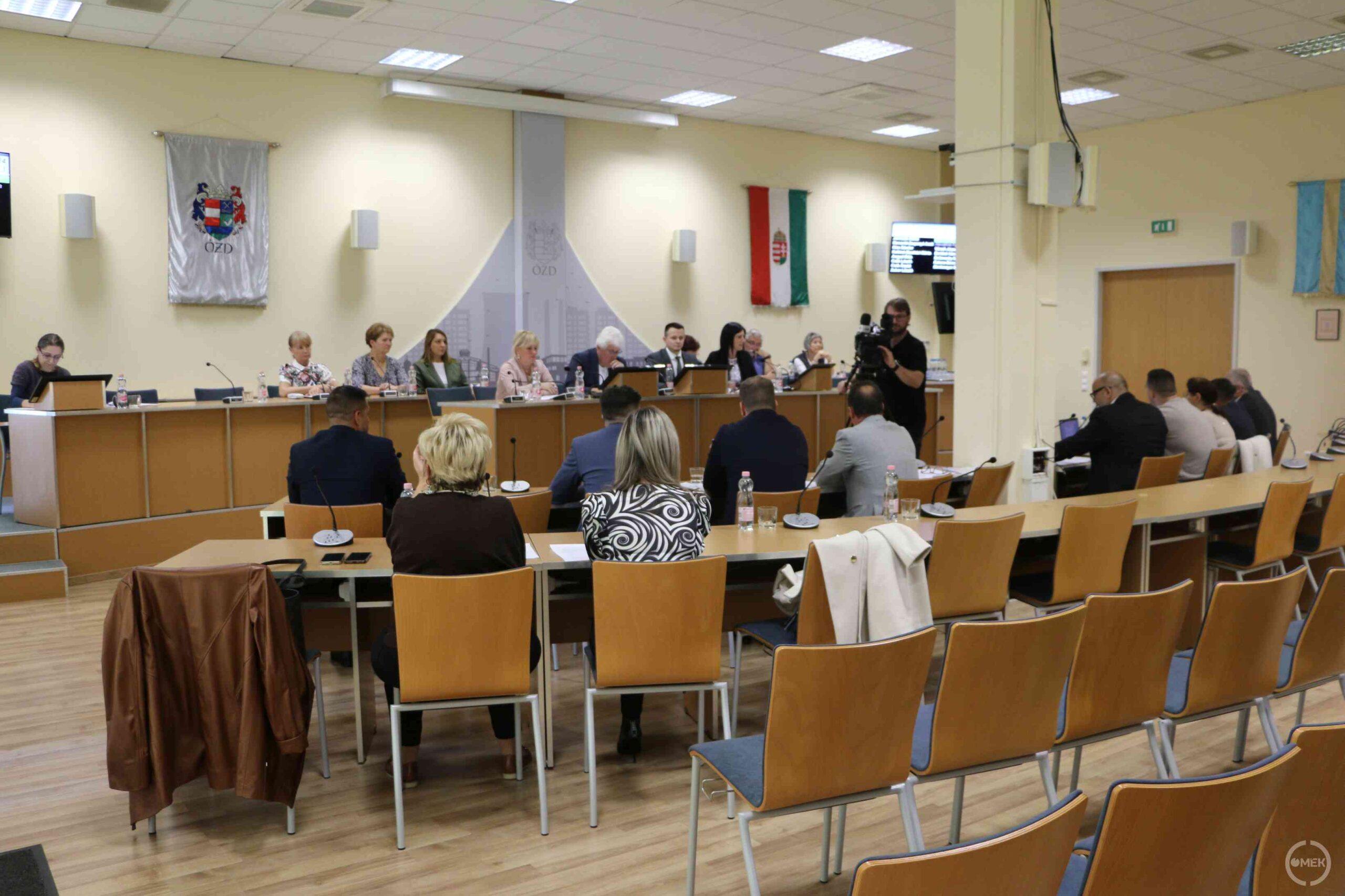 Ülésezett a testület.