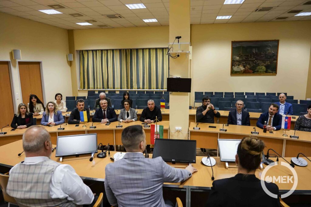 A négy nemzet partnerei.