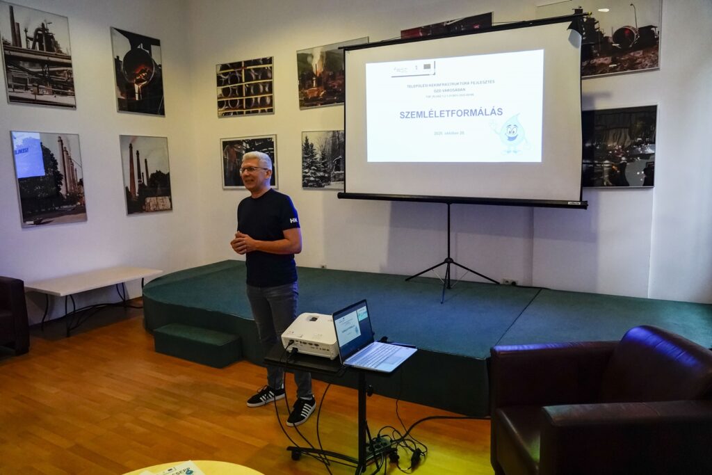 Szaka Attila, köznevelési, művelődési és projekt ügyintéző.