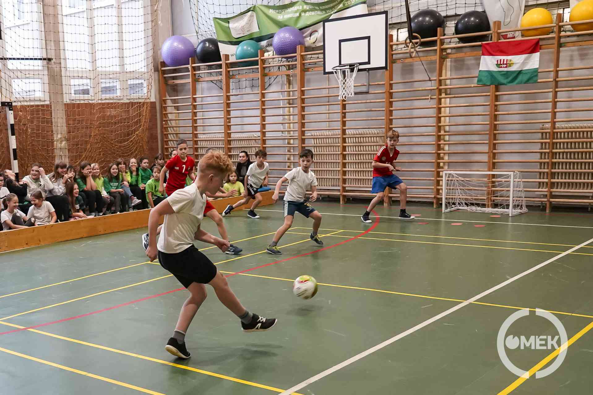 Kapura rúg egy tanuló.