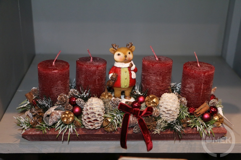 Mesefigurás adventi koszorú.