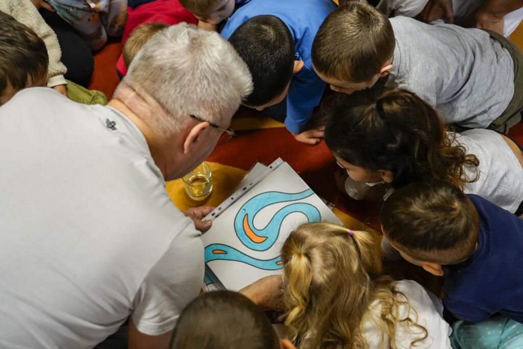 Szaka Attila és a gyerekek.