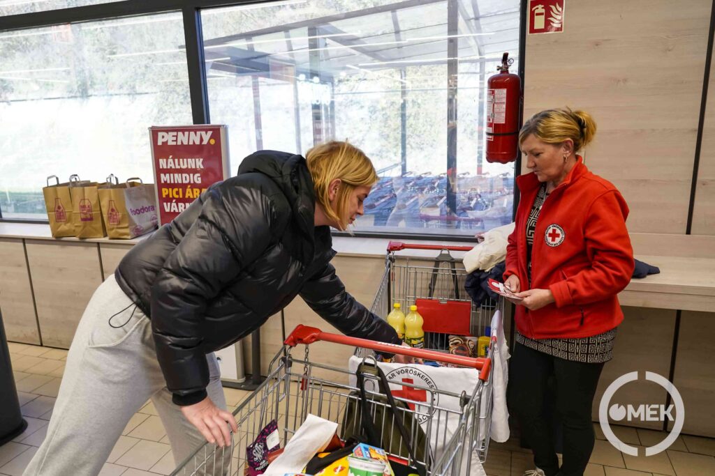 Többen hozzájárultak a rászorulók ünnepi élelmiszercsomagjához.