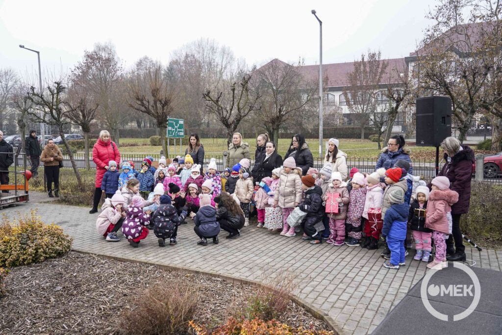 A ÓVÓ Mogyorósvölgyi Tagóvodájának apróságai egy táncot is bemutattak a jelenlévőknek.