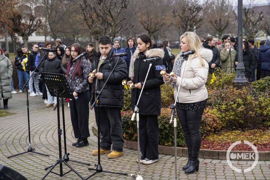 A Szikszisek közösen is előadtak dalokat.