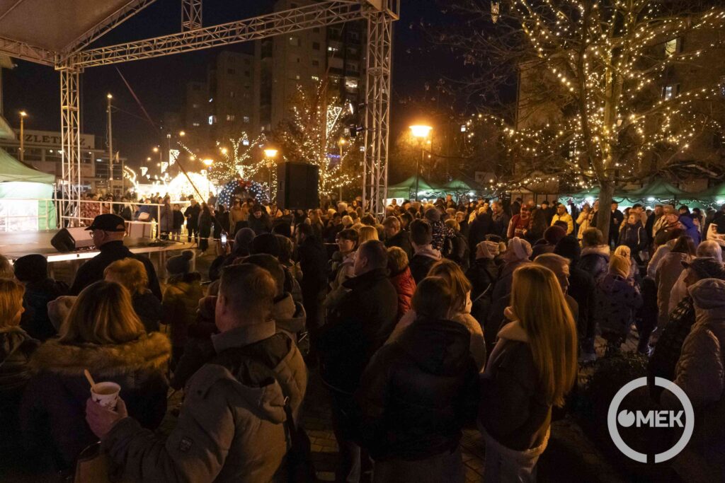 Ezúttal is sokan kilátogattak az Adventi Forgatagra.