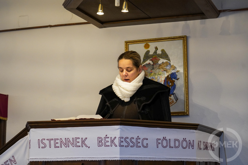 Veres-Bartha Beáta lelkipásztor istentiszteletet tartott a templomban.