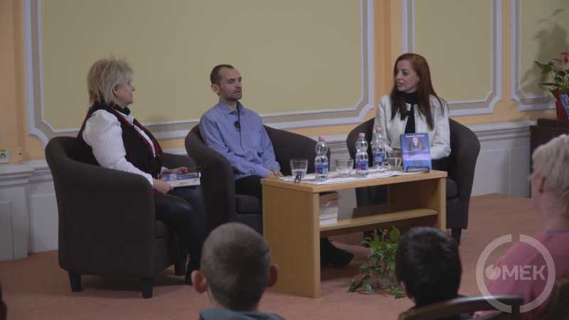 A kárhozat hercegnője című könyvét mutatta be Derenkó Dániel.