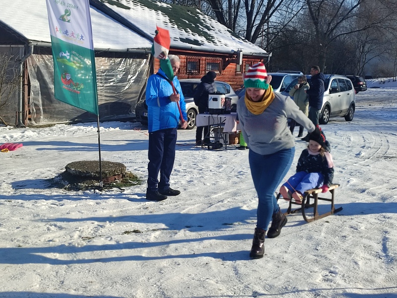 A versenyt jelmezben is lehetett teljesíteni.