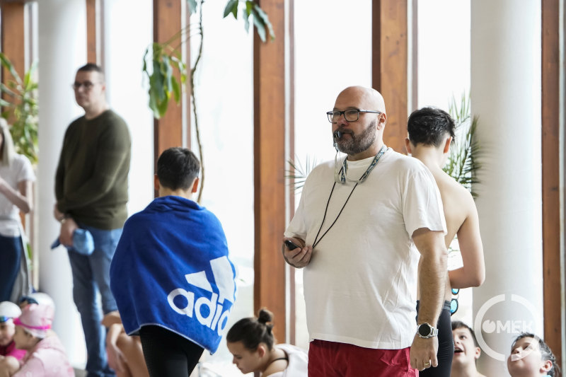 Schifter Tamás a versenybíróság és az Ózdi Úszó Klub elnöke.