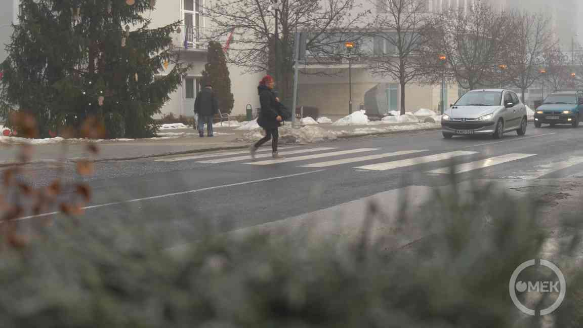 A látni és látszani elv alapján közlekedjünk, ez vonatkozik az autósokra, de a gyalogosokra is.