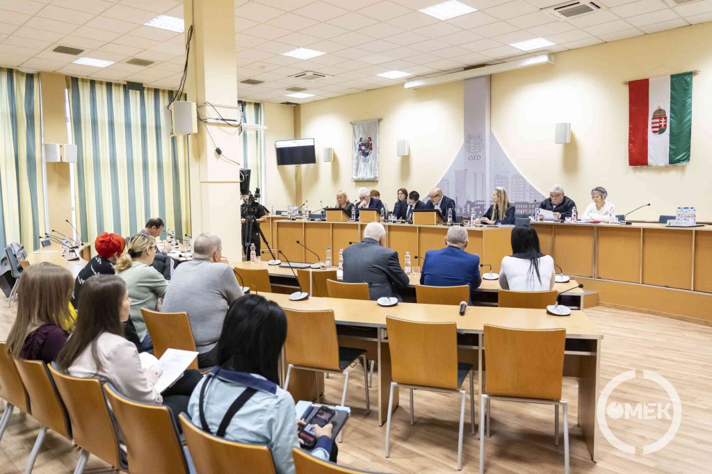 A Pénzügyi és Gazdasági Bizottság tanácskozik.