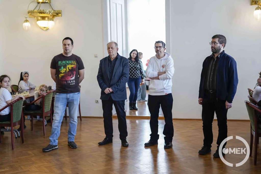 A megnyitón röviden elmondták a játékszabályokat.