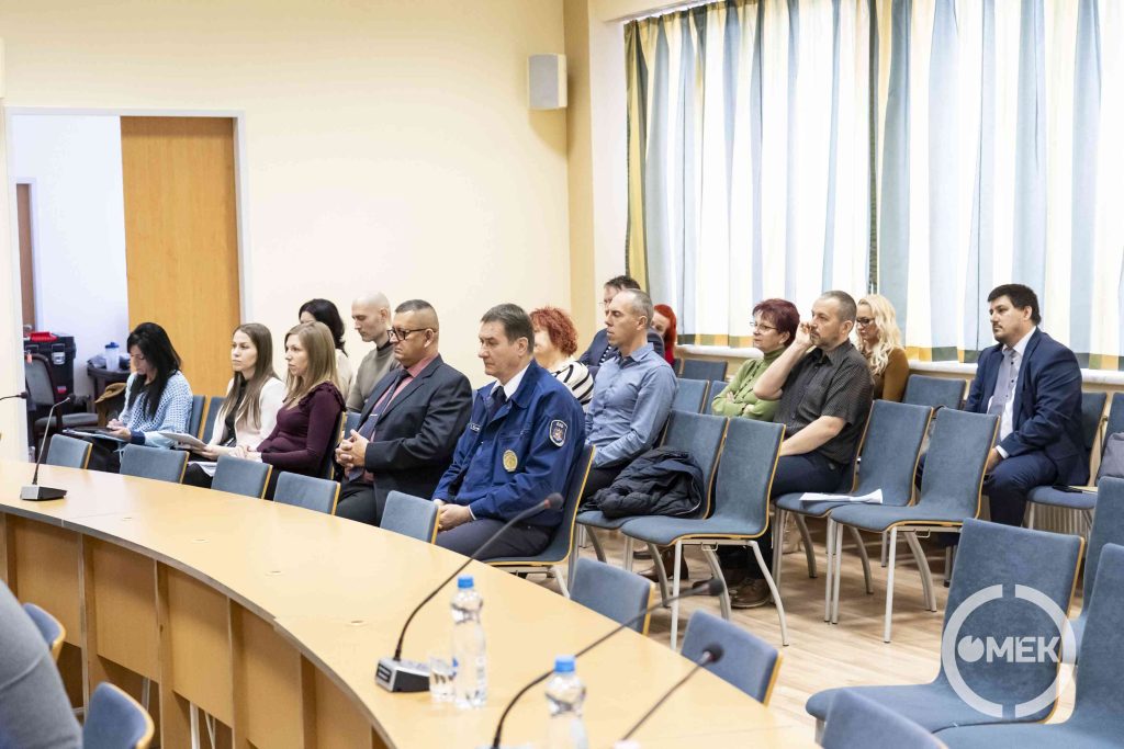 A távozó Nagy-Mengyi Péter helyét Kristonné Sipos Ágnes veszi át.