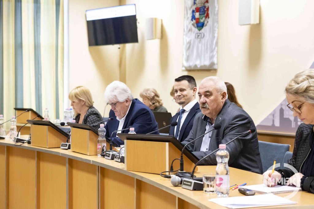 Az Ügyrendi és Rendészeti Bizottság ülésezik.