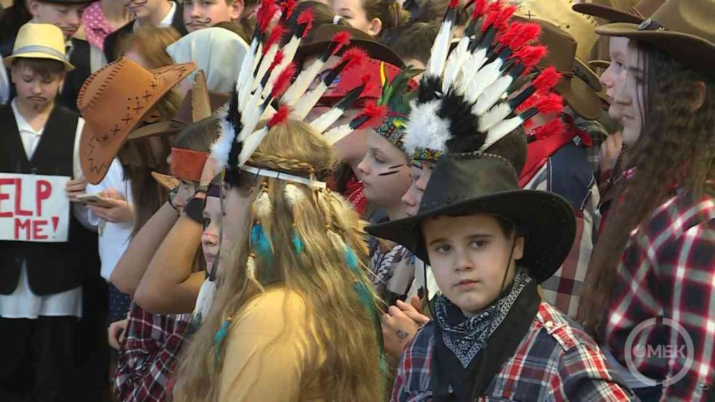 Pillanat a farsangi forgatagból.