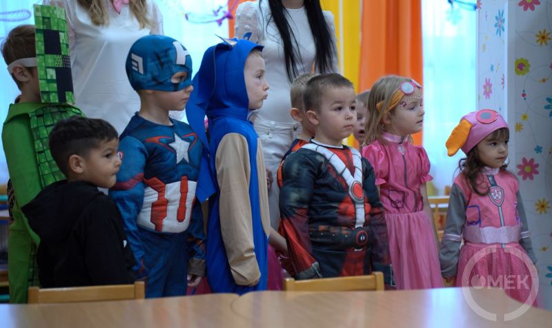 Szuperhősök, mesefigurák és játékkaraktereknek öltöztek a gyerekek.