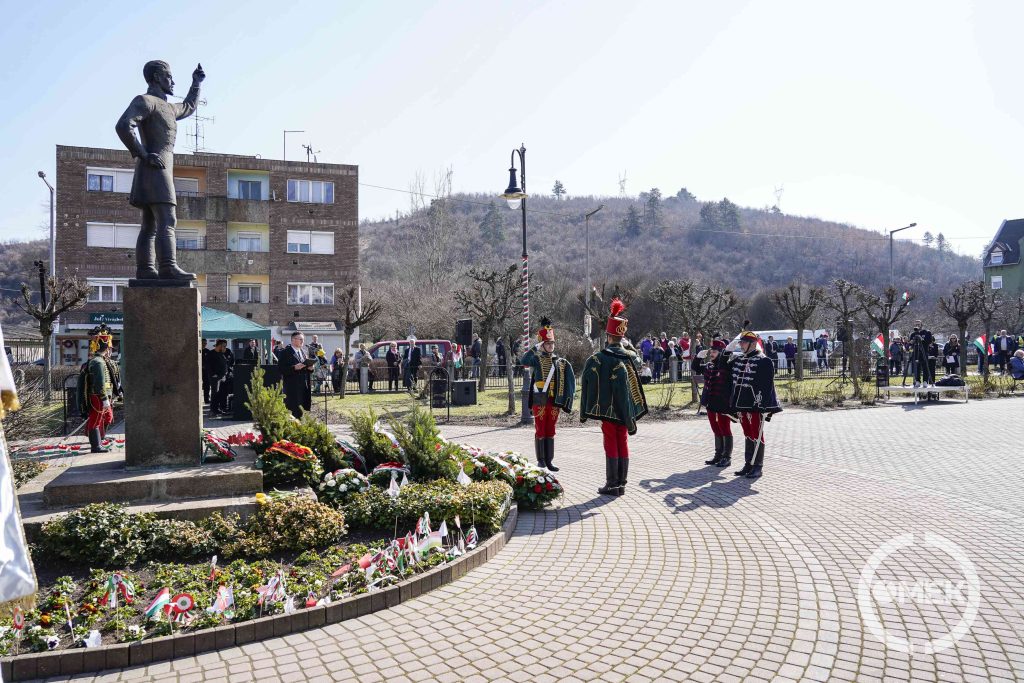 A Tábortűz Hagyományőrző Egyesület emlékezik.
