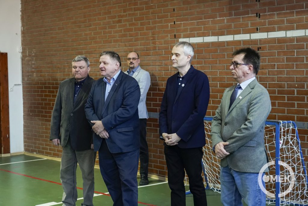 A tornateremben nyitották meg Gábor Áron Kupa elnevezésű labdarúgó tornát.