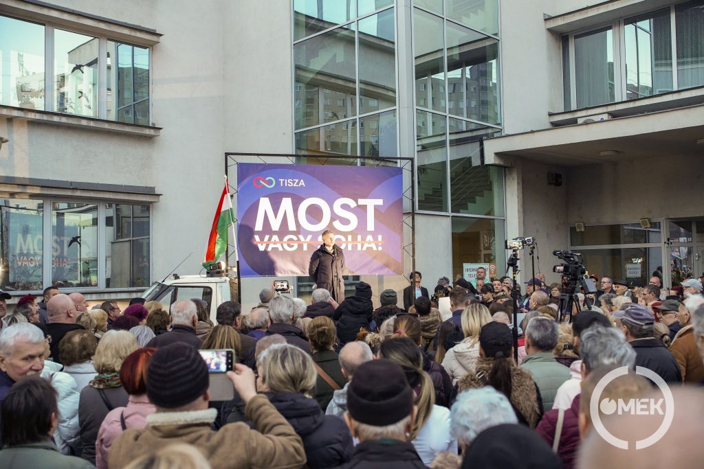 A „Most vagy soha” mottó jegyében tartott kampányrendezvényt Magyar Péter.