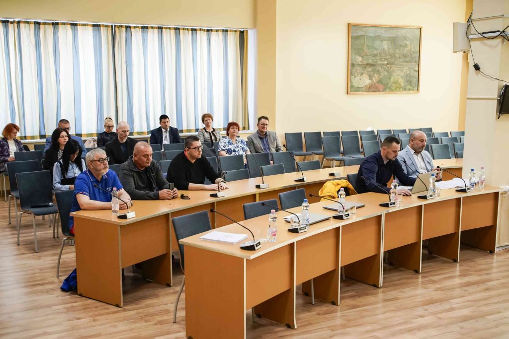 Az Oktatási, Kulturális és Sport Bizottság tagjai is tanácskoztak.