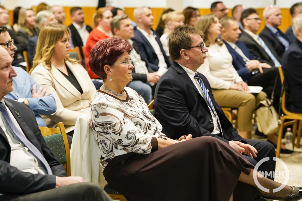 Az Ózdi Szakképzési Centrum vezetői az előadáson.