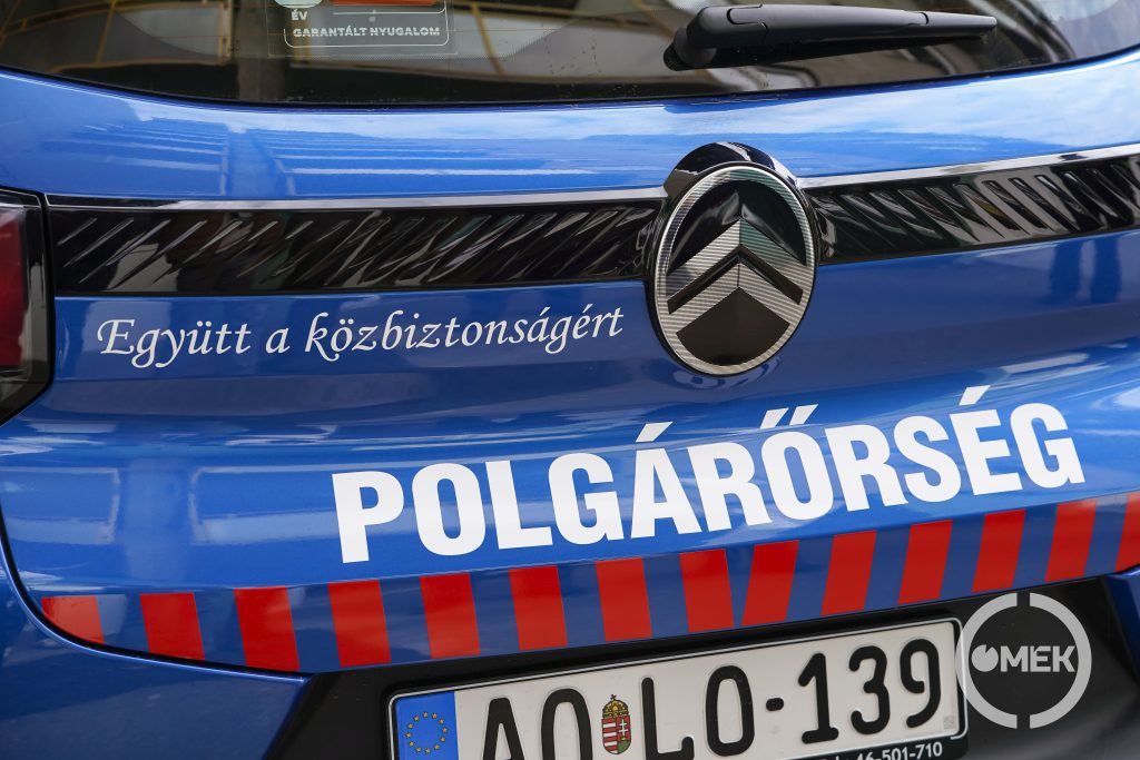 Az új autó háta közelről.