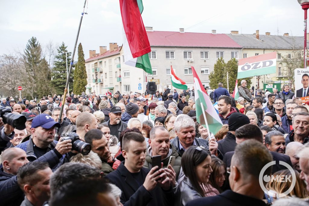 Az utcafórum végén közös fotók elkészítésére is lehetőség nyílt.