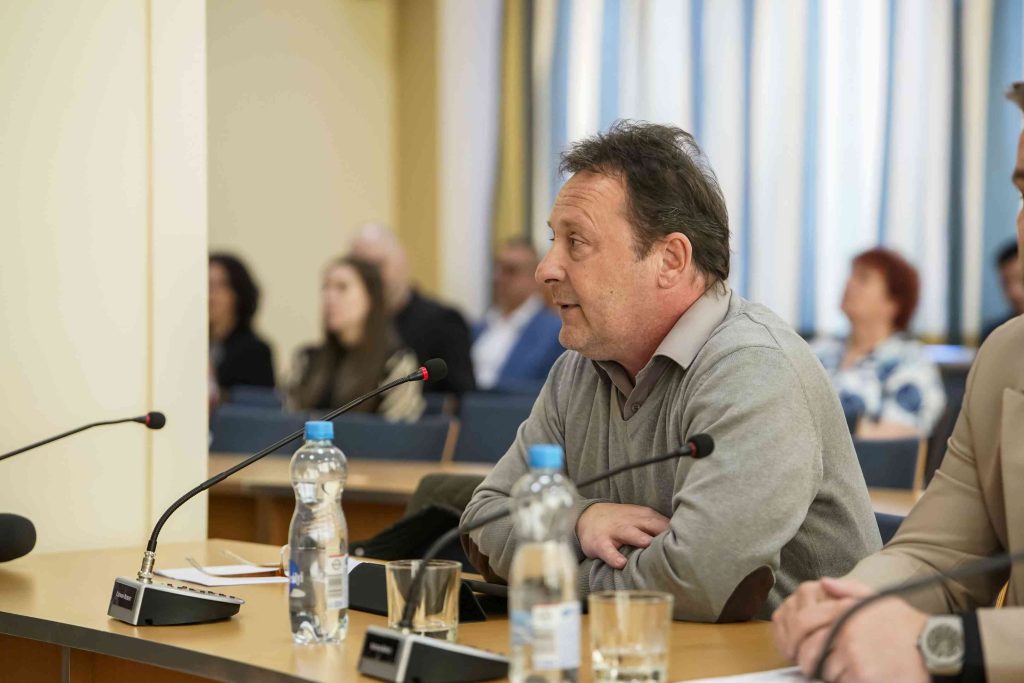 Csépányi Róbert egyetértett Kiss Sándorral.