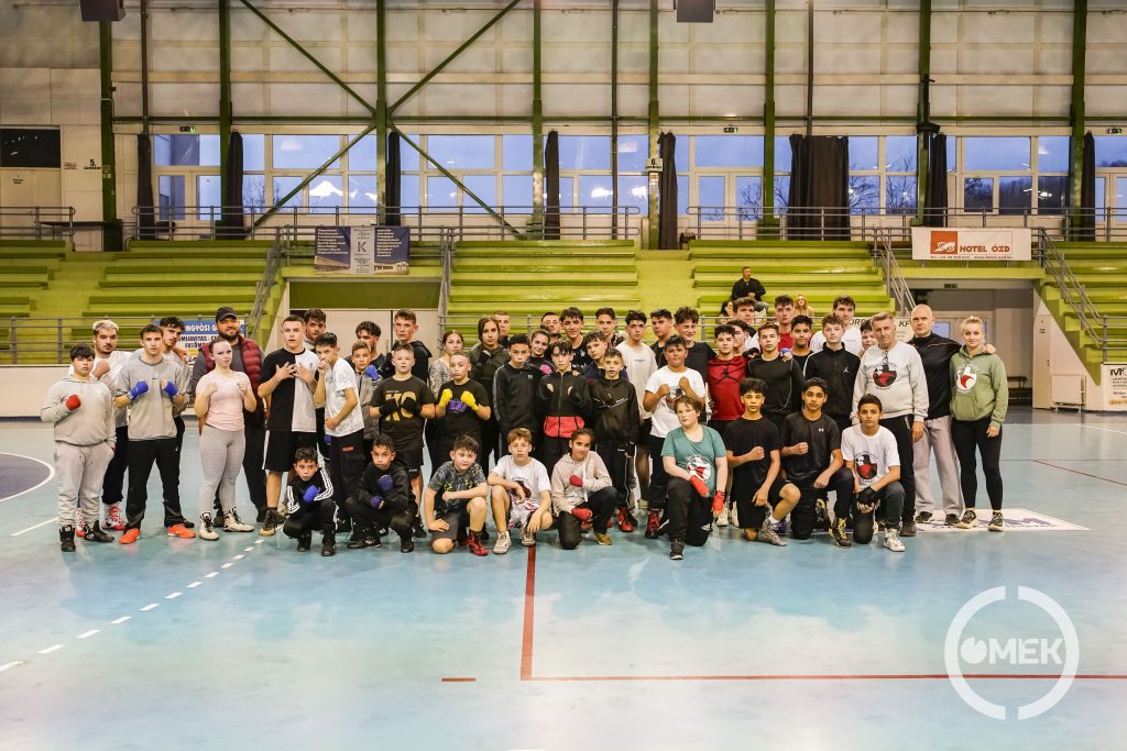 Csoportkép is készült.