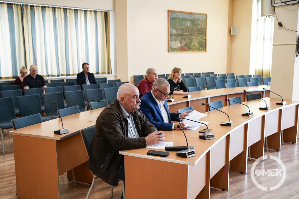 Két Árpád vezér úti ingatlan cseréjéről is tárgyaltak.