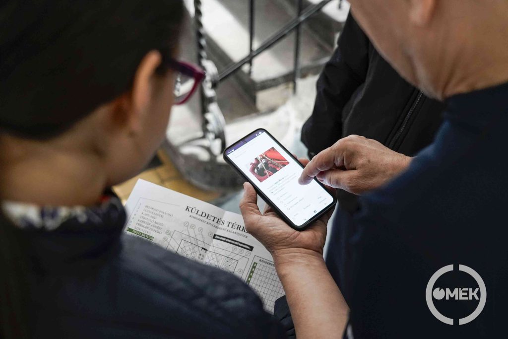 Küldetéstérkép és telefonos interfész segítségével játszható a Kiskohász Kincskereső Kalandjáték.