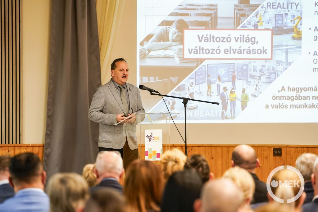 Nagy Róbert, a Miskolci Szakképzési Centrum főigazgató-helyettesének előadása.