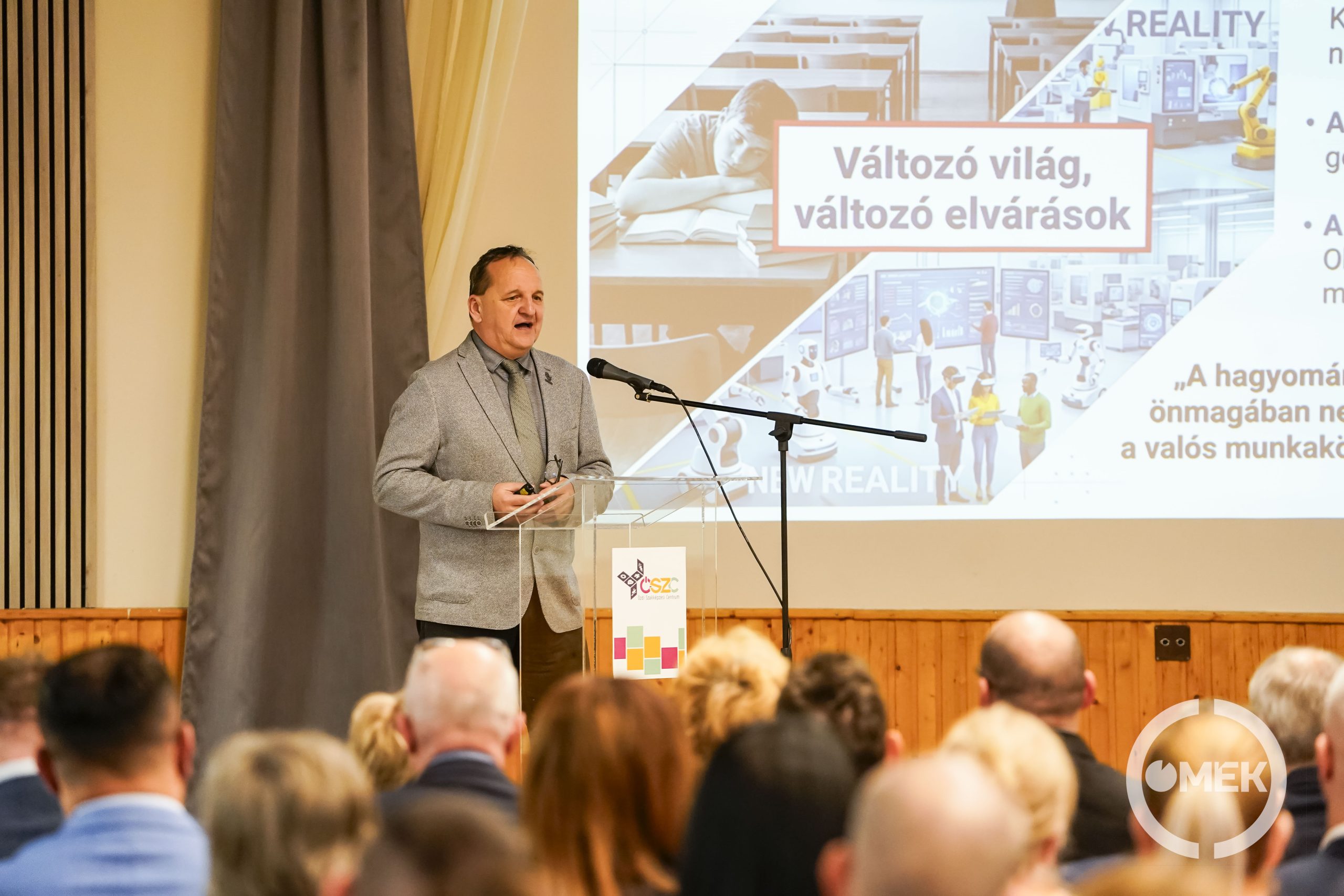 Nagy Róbert, a Miskolci Szakképzési Centrum főigazgató-helyettesének előadása.