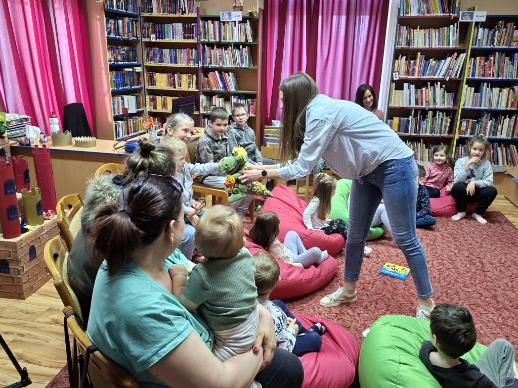 Süsü, a sárkány figurával is találkoztak a gyerekek.