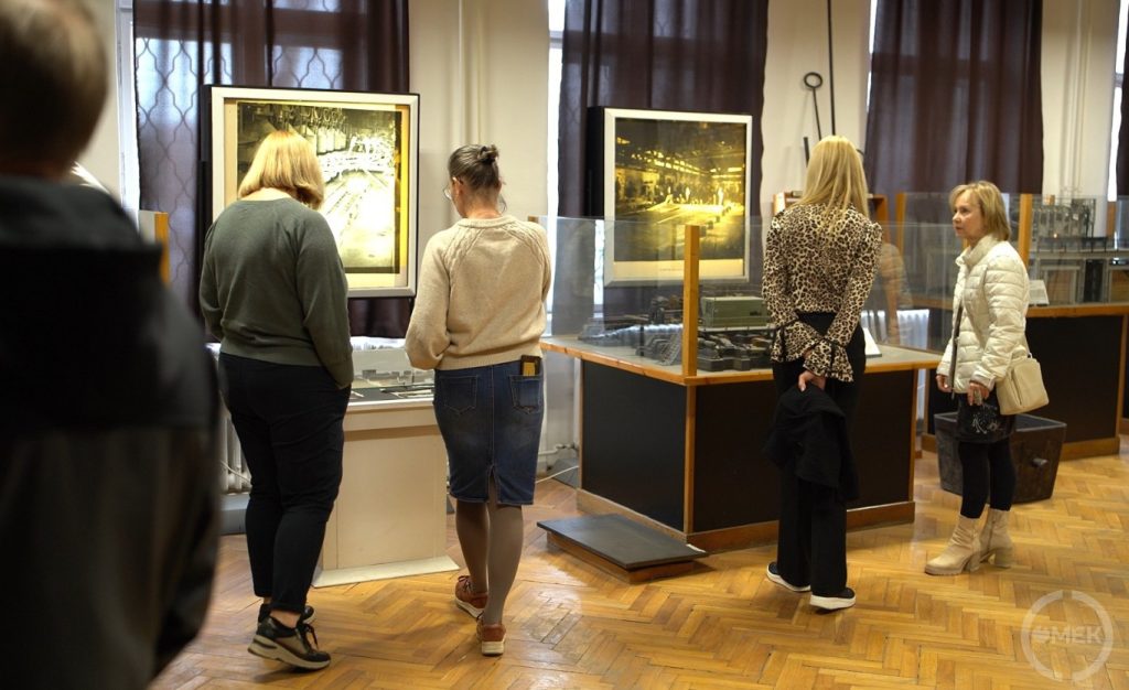 Tárlatvezetésre is sokan bejelentkeznek, de a múzeumpedagógiai foglalkozásokon is sokan részt vesznek.